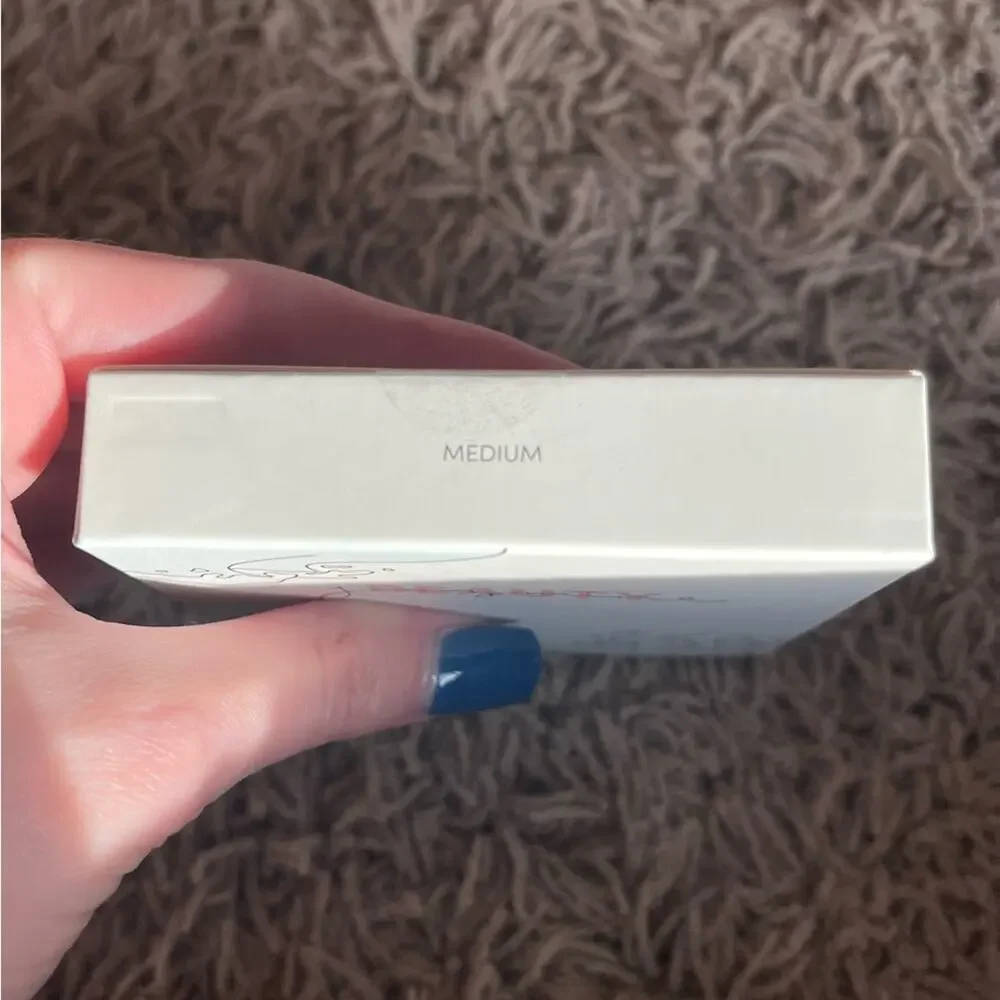 J Beauty nwt beauty